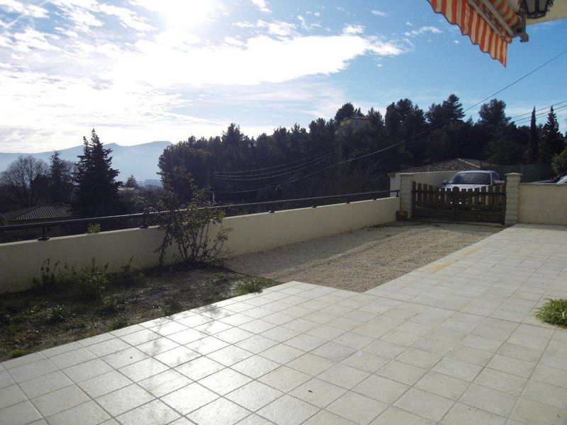 A louer 13011 Les Accates T3/T4 rez de jardin de 200 m²