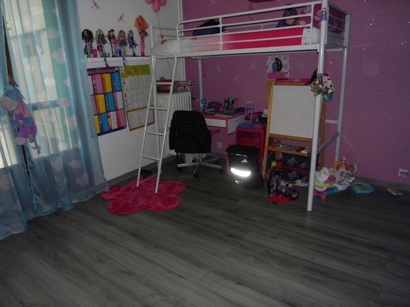 A la location Secteur Allauch/La pounche 13190  T3 de 71.74 m²