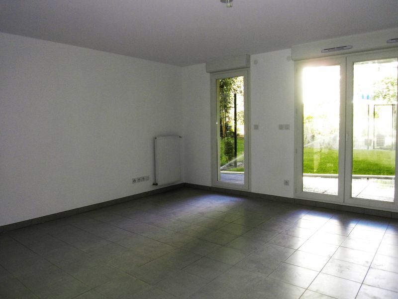 belle pièce de vie dans appartement 1 pièces de 29 m² Cabot 13009 Marseille