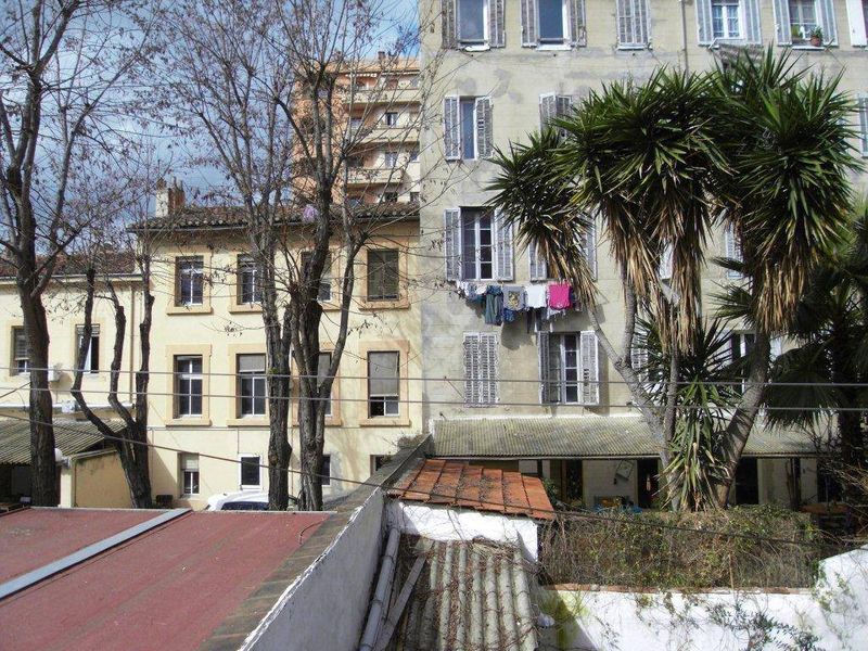 A louer 3 pièces de 57 m² secteur des chartreux 13004 Marseille