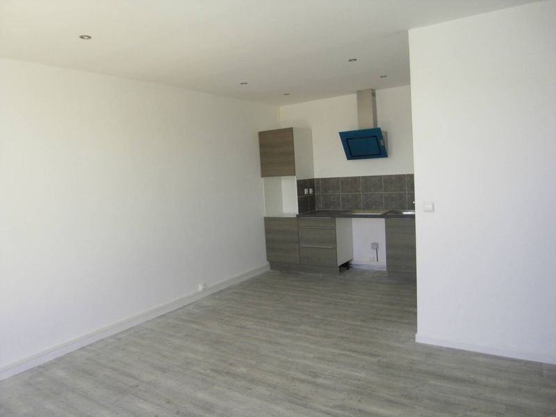 A louer grand 1 pièce de 39 m² avec terrasse de 14 m² secteur Baille 13005 Marseille
