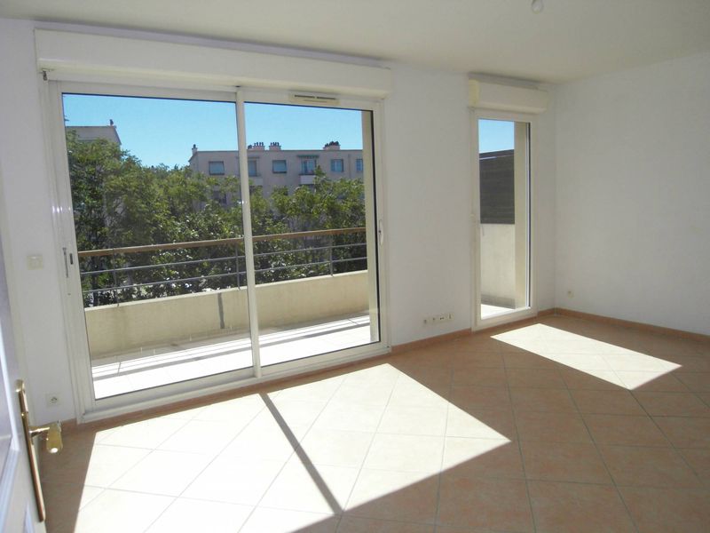 A Marseille 13012 location appartement 2 pièces + terrasse St Barnabé/Bois Luzy