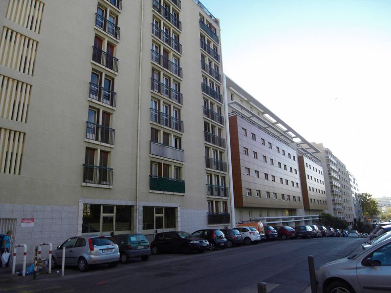 A louer 13010 MARSEILLE Place de parking en sous sol