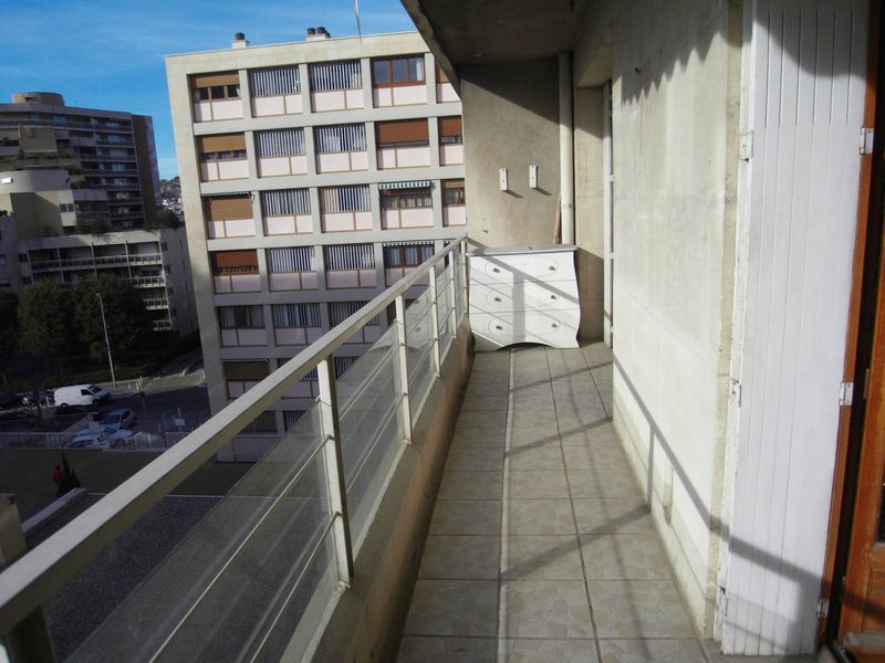 balcon appartement à louer 3 pièces Menpenti 13005 Marseille