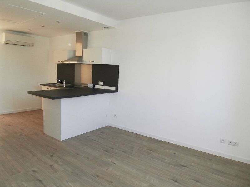 provencia immobilier vous présente à la location un appartement 2 pièces rénové secteur beaumont 13012 Marseille