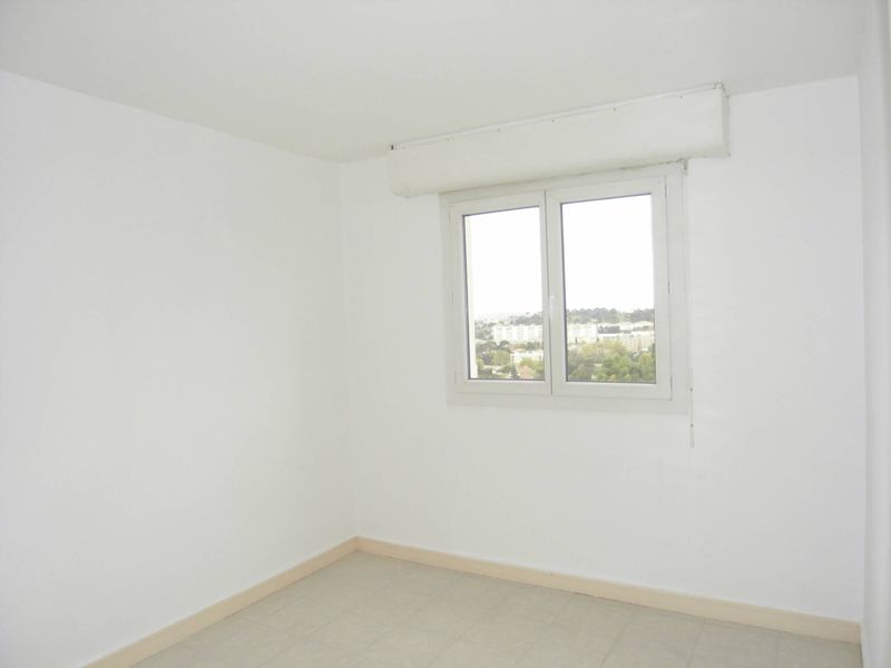 chambre 1 A la location Secteur Les Olives/La Rose 13013 Appartement de 3 pièces avec balcon