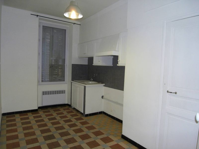 village de la croix rouge t2 Marseille 13 à louer