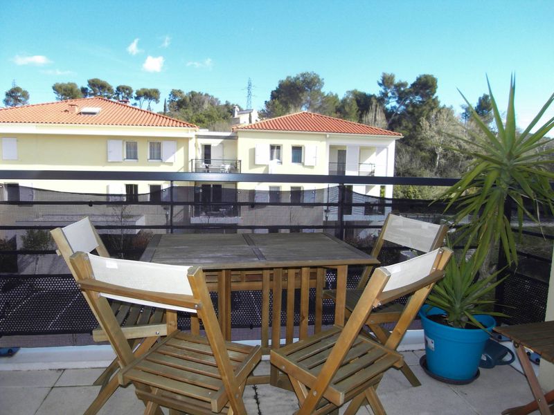 A louer secteur Saint Menet/La Valentine T3 57 m² avec terrasse et box