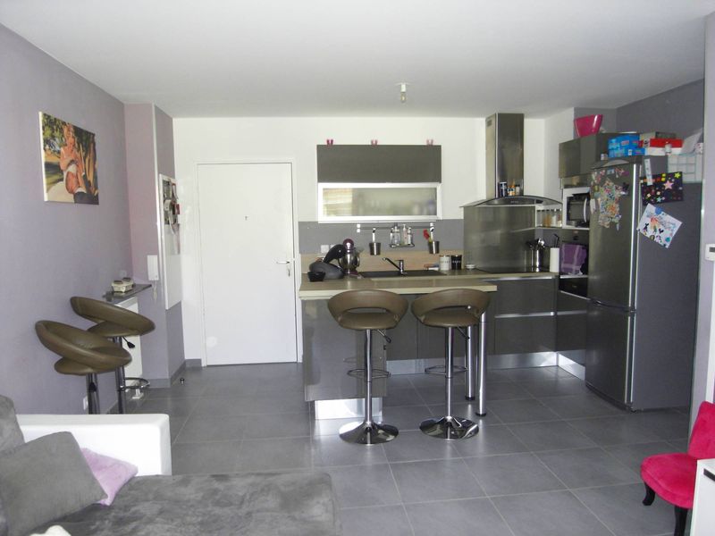 A louer secteur Saint Menet/La Valentine T3 57 m² avec terrasse et box