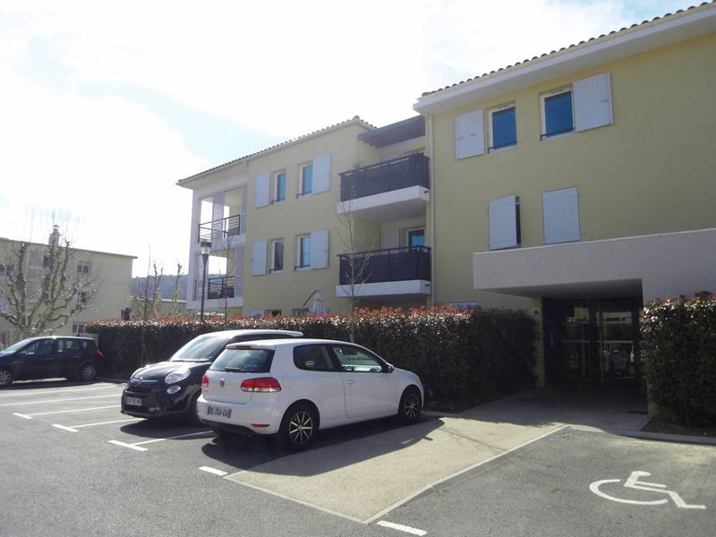 A louer secteur Saint Menet/La Valentine T3 57 m² avec terrasse et box