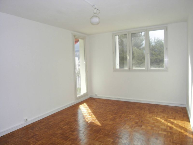 A louer La pomme/La grognarde 13011  T3 57 m² garage + chauffage inclus