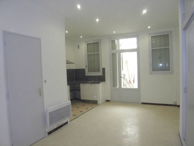 Location appartement type 1 de 33 m² avec verranda pouvant faire office de pièce supplémentaire