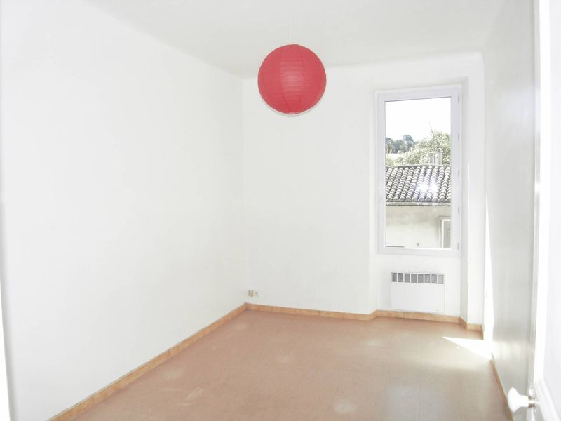 location type 2 marseille 13eme Croix Rouge