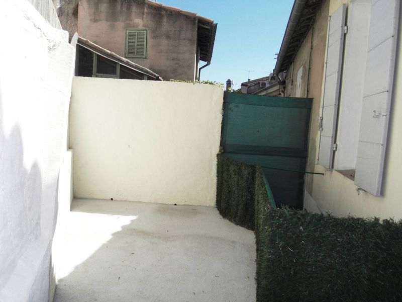 cour privative grand t2 52 m² 13013 Marseille village de la croix rouge