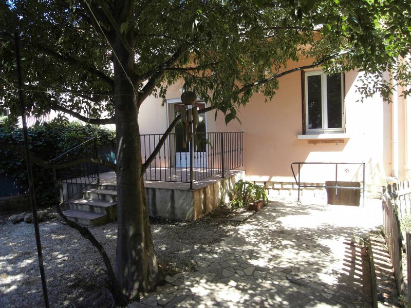 A louer Bois Luzy/Saint Barnabé T3 en rez de villa