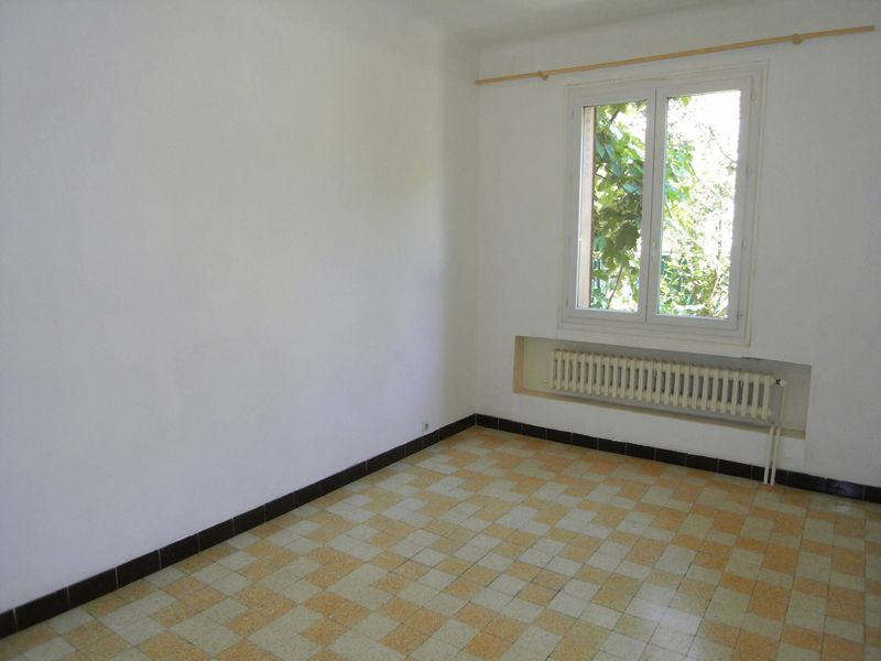 A louer Bois Luzy/Saint Barnabé T3 en rez de villa