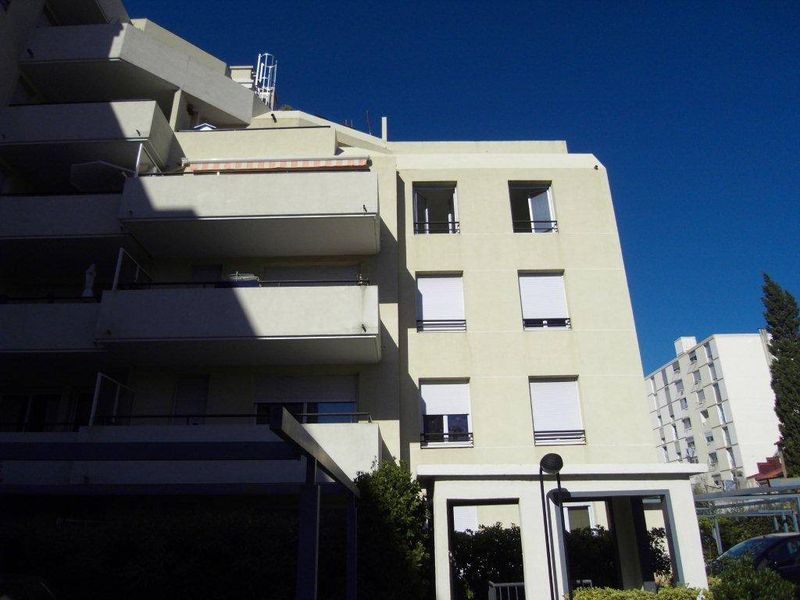 l agence provencia immobilier vous présente à la location un appartement 3 pièces sur le secteur de la capelette