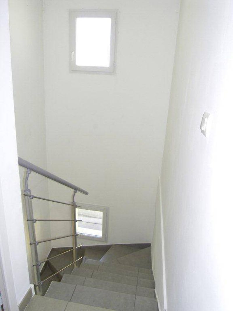 A la location 13012 Bois Luzy  Appartement 4 pièces en duplex