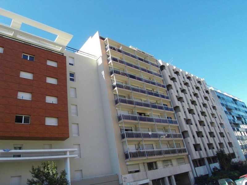 A louer Secteur la Timone 13010 T1 de 27 m² avec terrasse