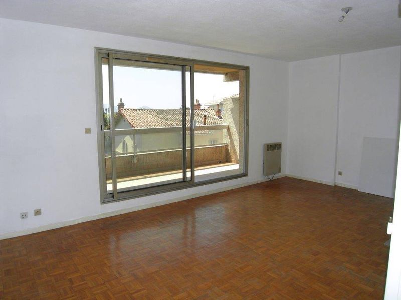A la location Saint Julien 13012 Marseille Appartement T3 68 m² avec terrasse