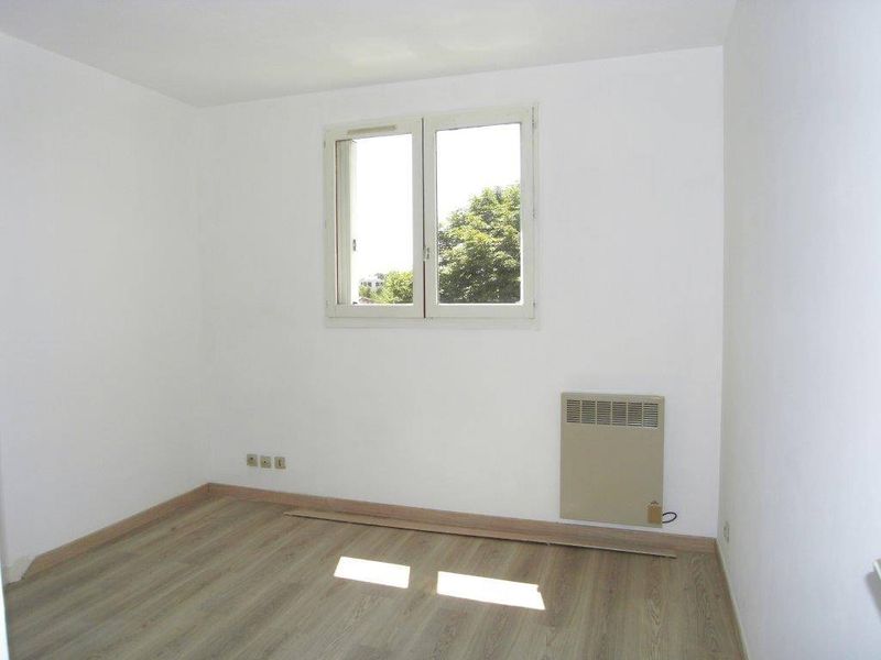 A la location Saint Julien 13012 Marseille Appartement T3 68 m² avec terrasse