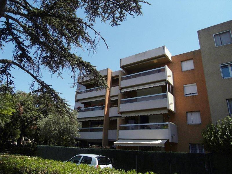 A la location Saint Julien 13012 Marseille Appartement T3 68 m² avec terrasse