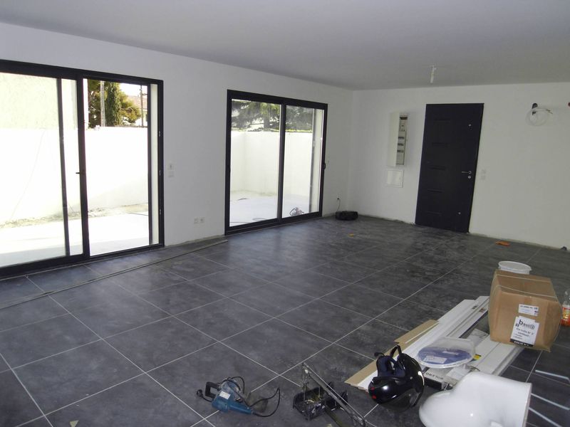 A louer villa type 5  de 111 m² (4 chambres) exposée Sud sur une parcelle de 250 m² avec terrasse de 70 m² Village de Beaumont 13012 Marseille