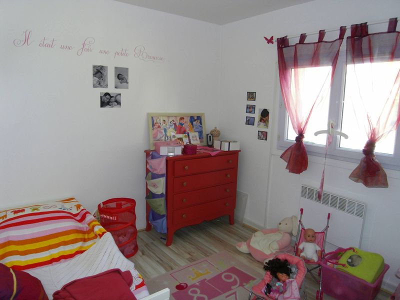 A la location secteur Gémenos 13420 Villa 5 pièces avec garage