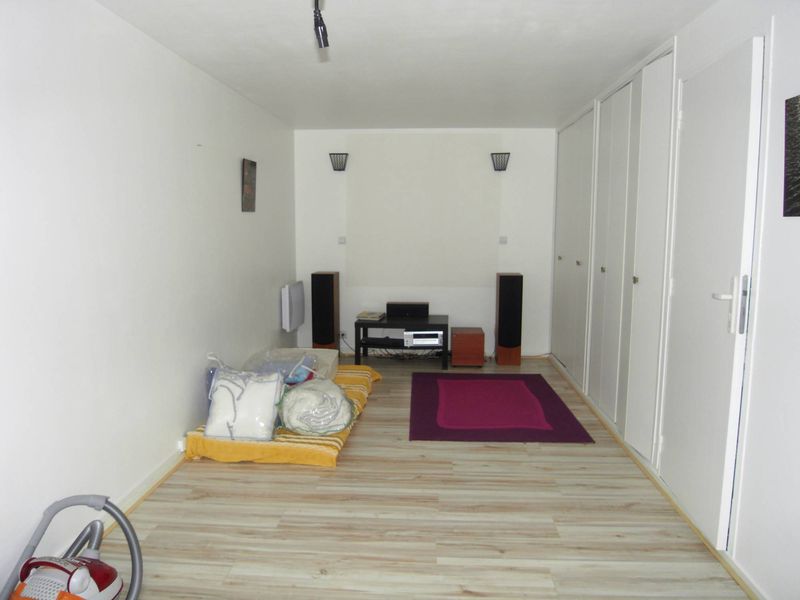 A la location secteur Gémenos 13420 Villa 5 pièces avec garage