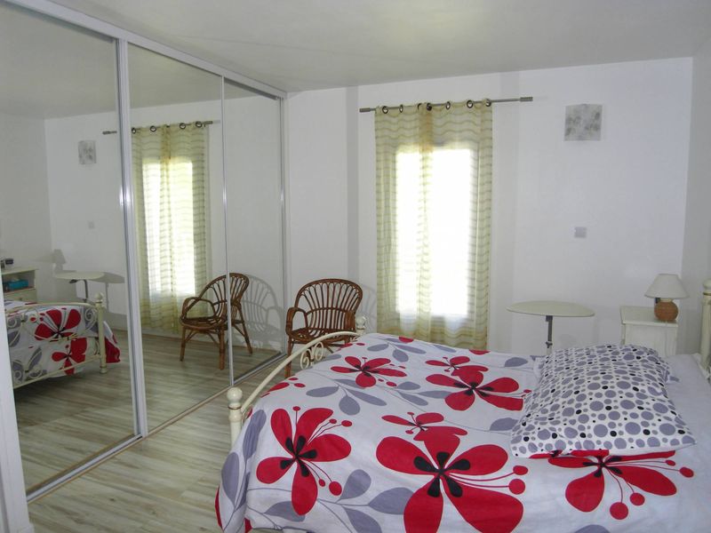 A la location secteur Gémenos 13420 Villa 5 pièces avec garage
