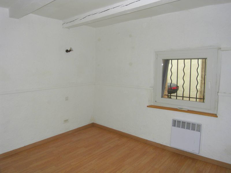 A Marseille 13013 les Olives, l'agence immobilière PROVENCIA présente à la location une maison de ville en R + 1 de 60,70 m² habitables.