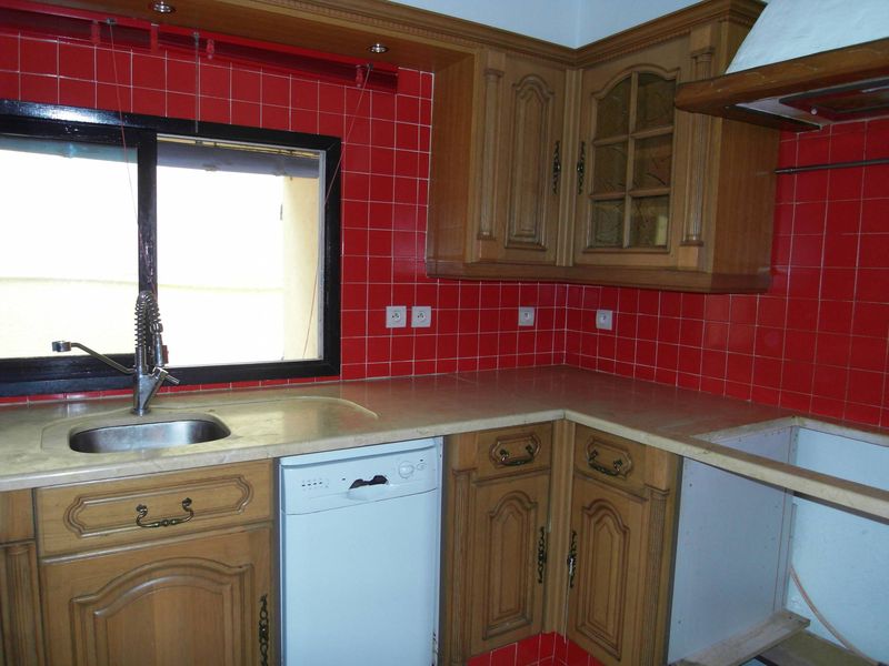 A Marseille 13013 les Olives, l'agence immobilière PROVENCIA présente à la location une maison de ville en R + 1 de 60,70 m² habitables.