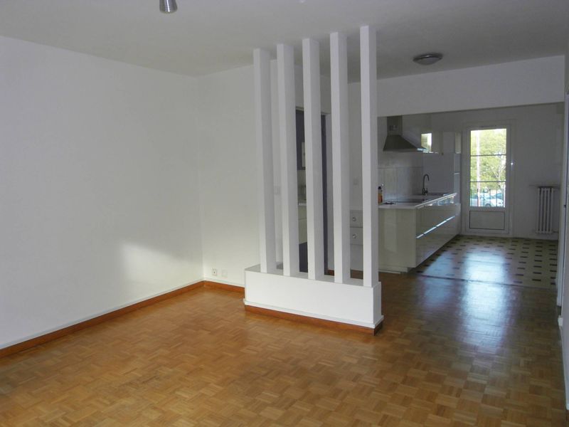 A la location 13012 Proche village de Saint Barnabé T3 avec 2 balcons et parking