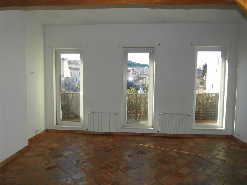 Grand t3 à marseille immeuble ancien appartement avec du cachet