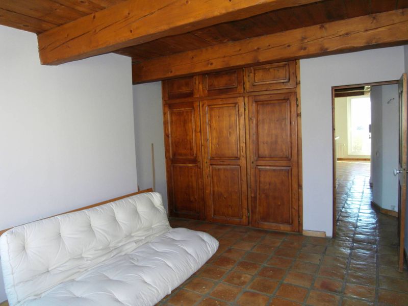 loaction appartement t3 avec une mezzanine dans immeuble avec un cachet