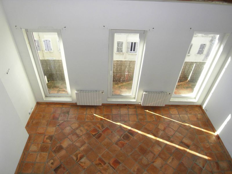 grand type 3 à louer Marseille 13006 agence immobilière Provencia immobilier