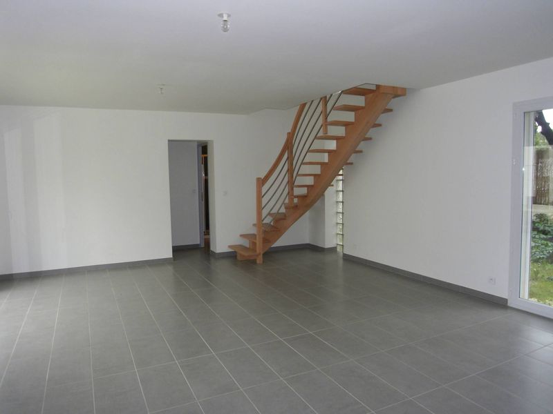 A la location ,Villa T5 4 chambres de 111 m² Beaumont 13012 Marseille