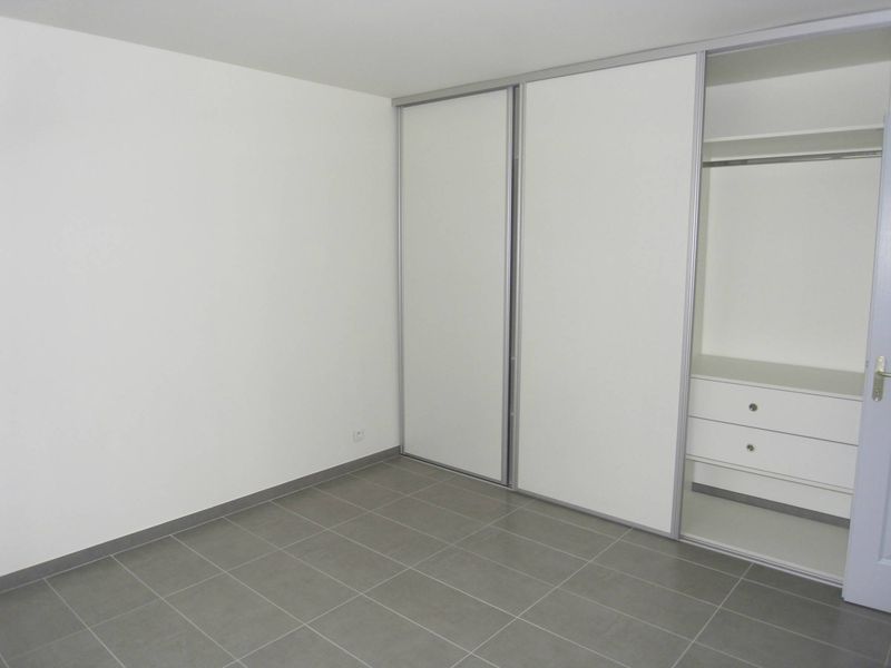 A la location ,Villa T5 4 chambres de 111 m² Beaumont 13012 Marseille