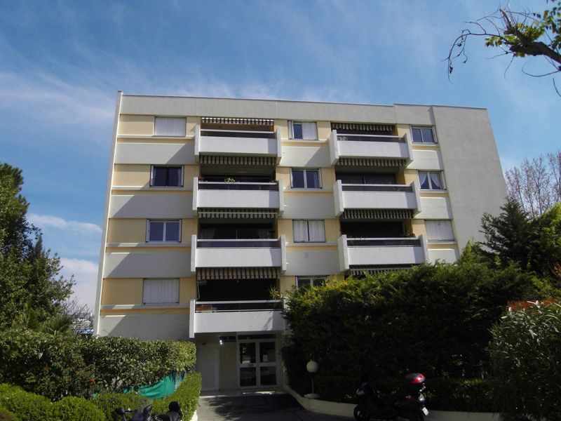 Place de parking en sous-sol à louer Marseille 12eme