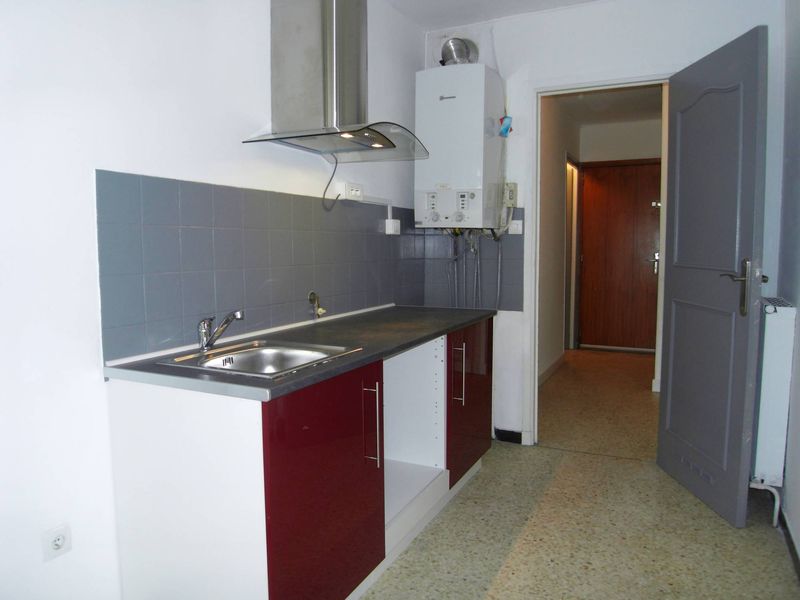 cuisine A louer appartement 2 pièces 45 m² en dernier étage avec stationnement facile dans la résidence 13100 Aix en Provence