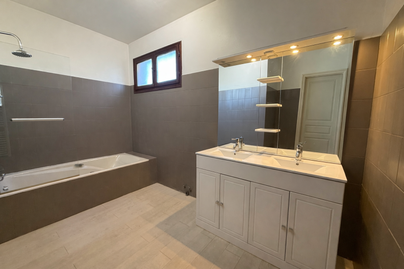 Maison de ville de type 4 - 3 chambres - secteur Montolivet 13012 Marseille