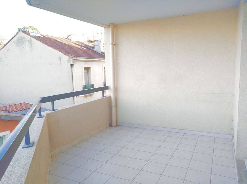 A louer Blancarde 13004 appartement 3 pièces de 60 m² avec terrasse et parking privatif