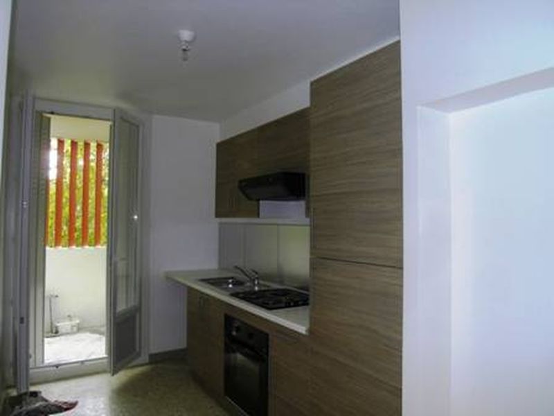 A louer appartement 3 pièces en rez de chaussée village de Beaumont 13012 Marseille