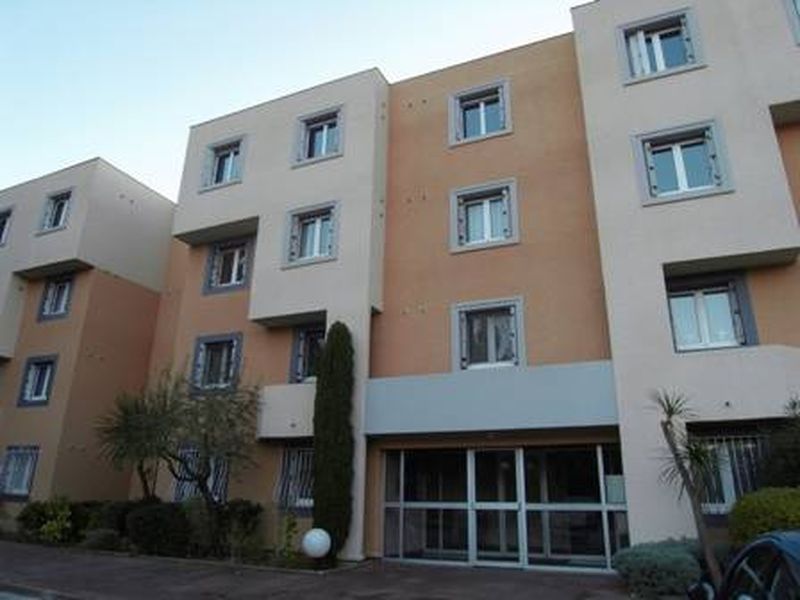 résidence A louer T3 de 73 m² avec terrasse de 12 m² + garage + place de parking privative + cave Secteur Sainte Marguerite 13009 Marseille