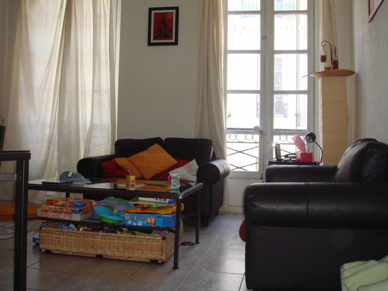 Offre de location d'un appartement t3 en hyper centre de Marseille 1er