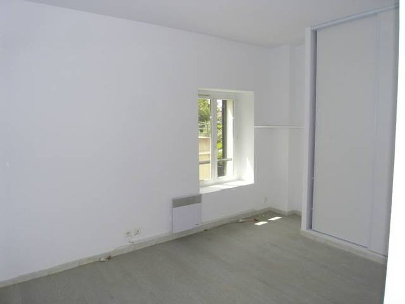 Location à Marseille 13012 appartement t2 refait neuf