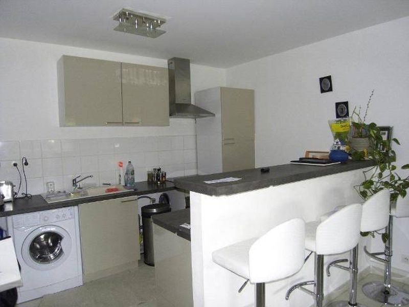 cuisine Appartement à louer type 3 avec terrasse de 22 m² et box en sous sol Bois Luzy 13012 Marseille