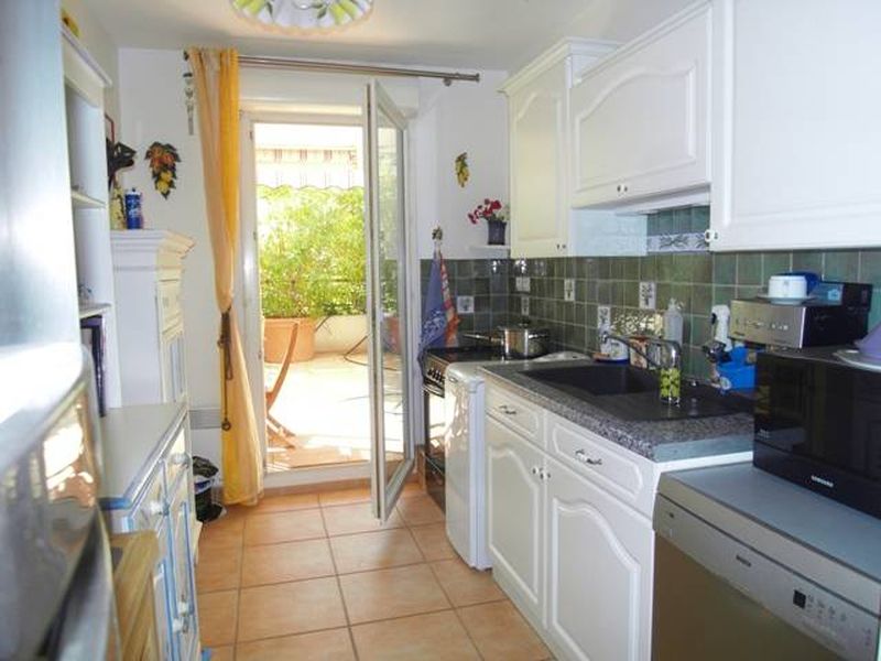 Location appartement t3 terrasse, parking Bois Luzy / St Barnabé  13012 Marseille