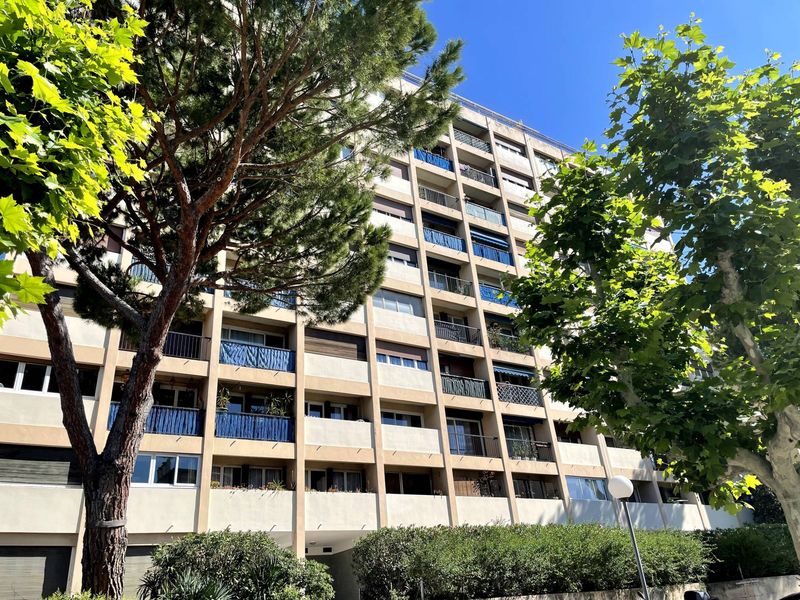 Location meublée 3 pièces 55 m² balcon Saint Pierre 13005 Marseille