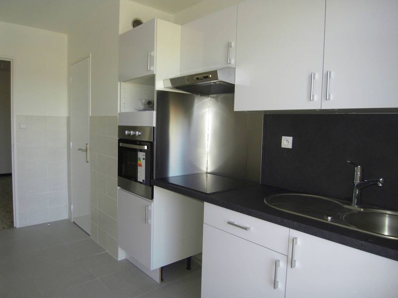 A louer T4 avec balcon et cave Secteur Gare de la Blancarde 13004 Marseille